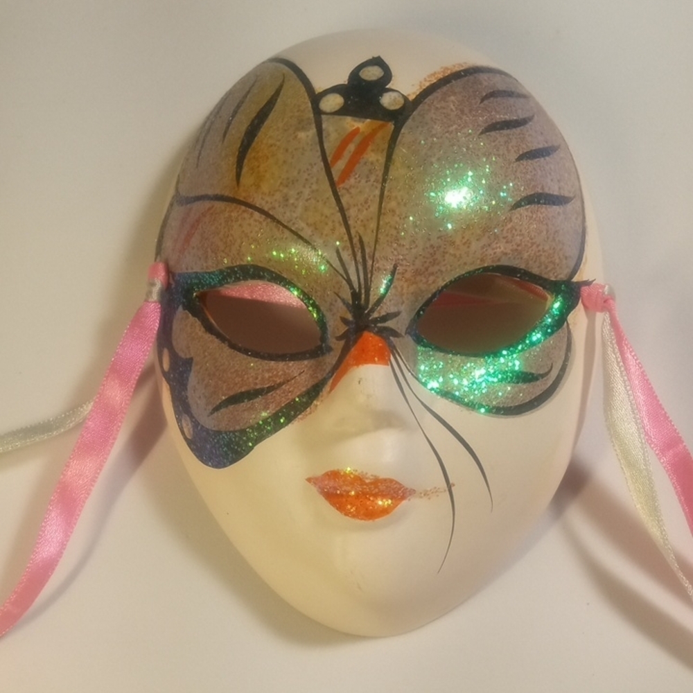 VTG 90s Hand Painted Ceramic Masquerade Masks Set - Boho Butterfly & Heart 🦋✨ - Picture 3 of 7